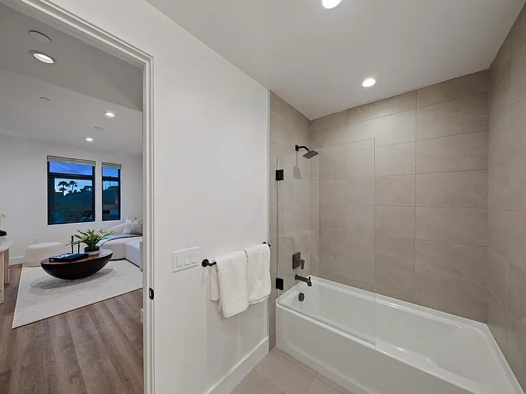 Sandbox Solana Beach — Photo 19
