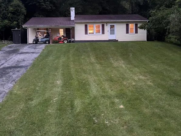 657 1st Ave, Saltville, VA 24370