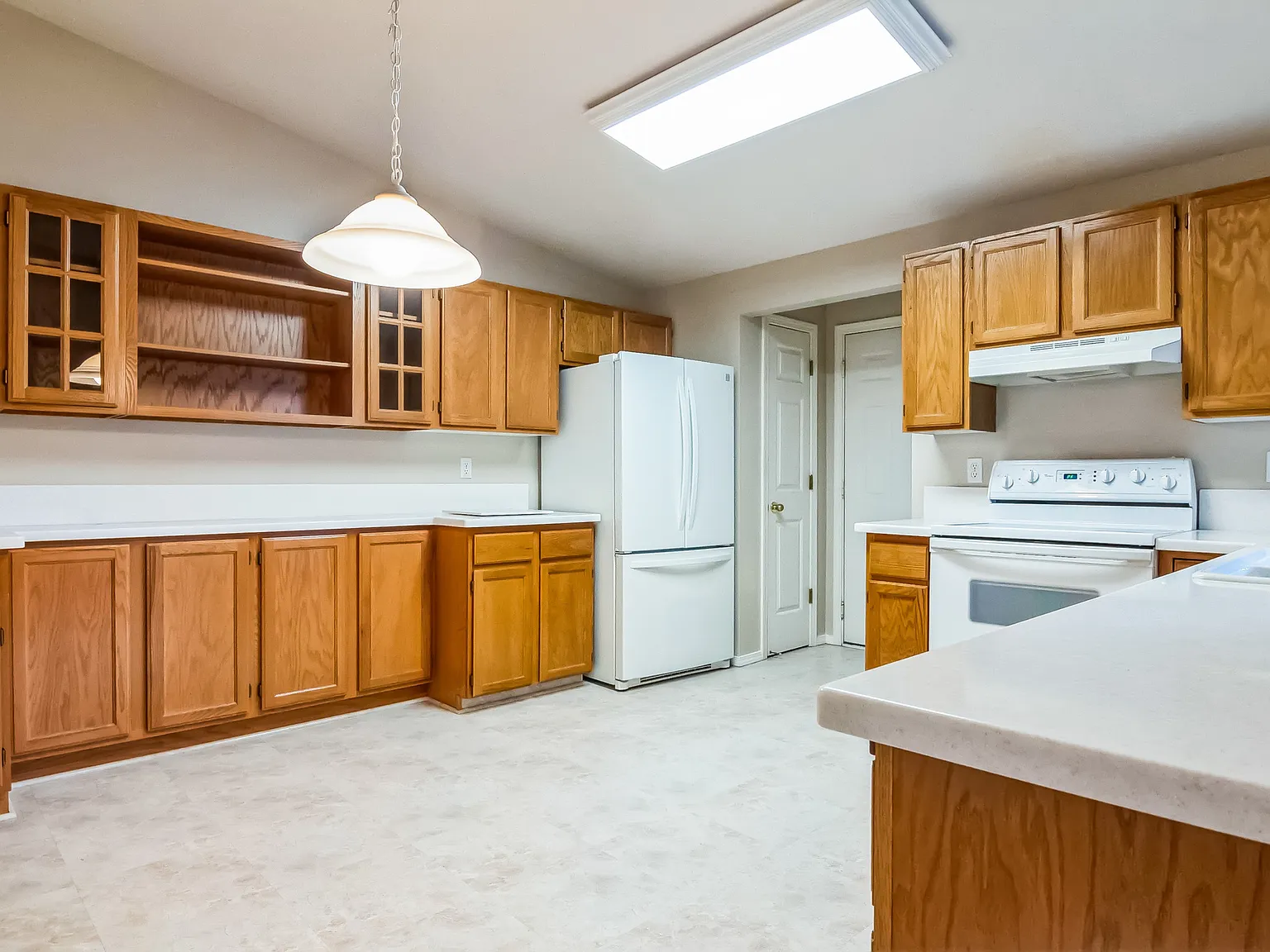 2 bed, 1152 sqft, $2,100 — Photo 3
