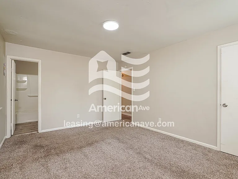 10124_011_main_bedroom_10.jpg
