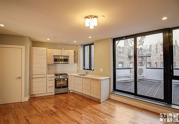 3rd image of 732 Washington Ave APT 2A