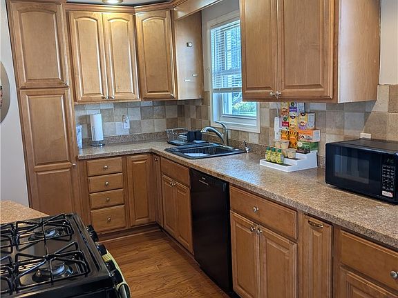 4th image of 202 Marjorie Dr