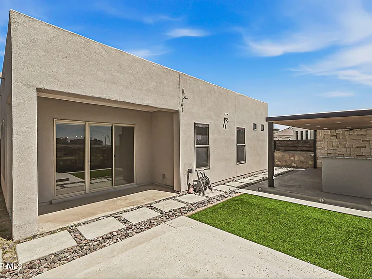 329 Hector Porras Dr — Photo 30