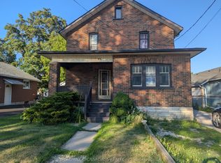 61 Gibbons St, Oshawa, ON L1J 4Y1