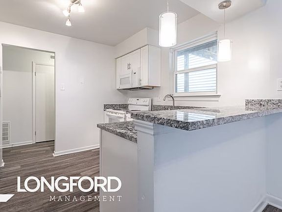 4th image of 104 Landmark Ct #10