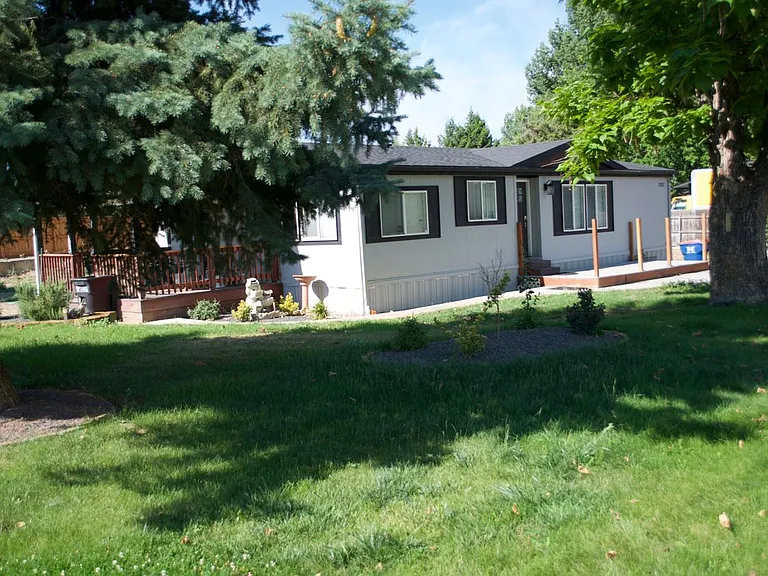 2557 E Beacon Light Rd — Photo 22