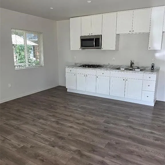 8371 Capistrano Ave — Photo 8