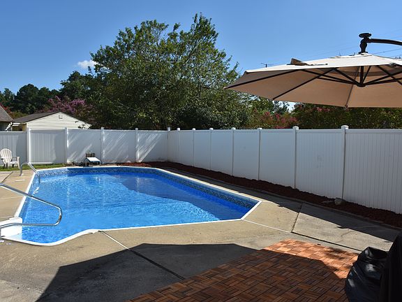 3rd image of 501 Thornloe Ln Unit A