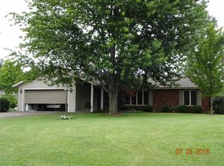 440 Six Oaks Dr, Paducah, KY 42003