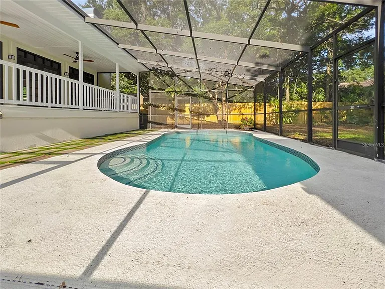 1368 Hibiscus Ave — Photo 40