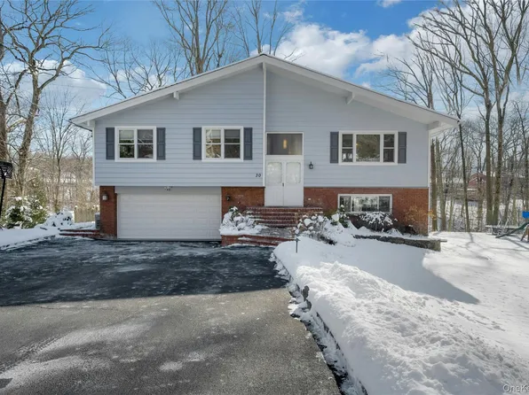 30 Highclere Lane, Valhalla, NY 10595