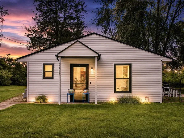 7188 E Beach Dr, South Haven, MI 49090