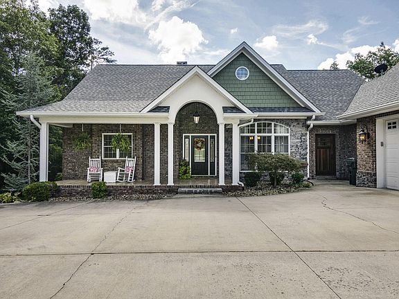 3rd image of 157 Riverview Dr