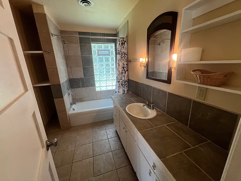 350 N Shore Dr — Photo 9