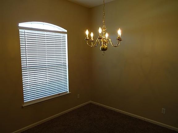 2nd image of 2850 Southampton Dr