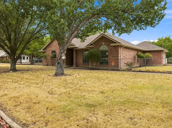611 Dancer Ln, Lancaster, TX 75146