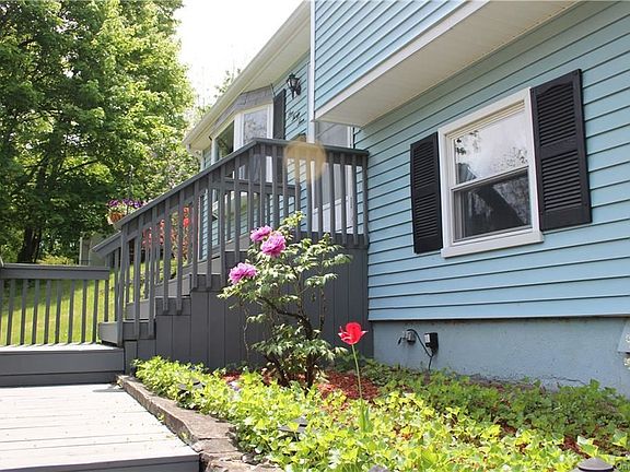 5th image of 134 Lindsey Ave
