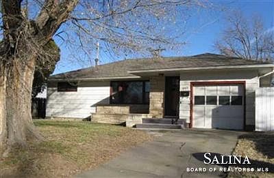 1st image of 843 Beatrice St