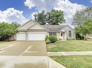 1210 Upland Ridge Dr, Fort Wayne, IN 46825