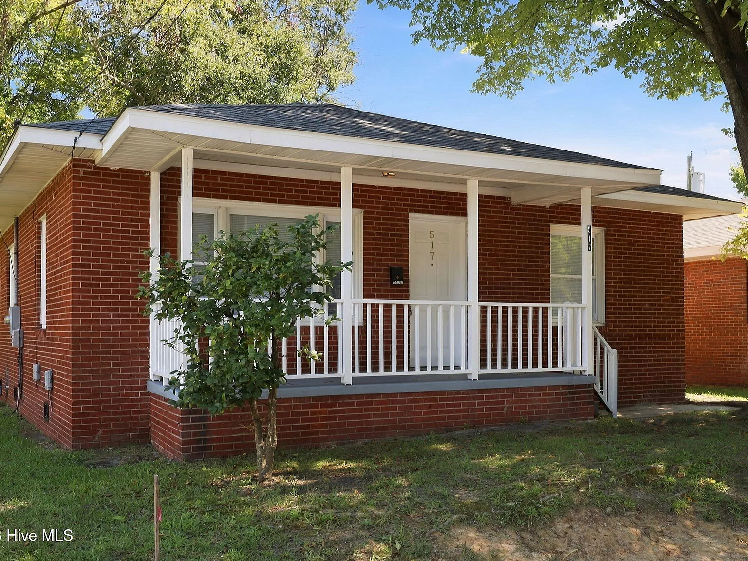 2 bed, 1.0 bath, 1056 sqft, $1,250 — Photo 2