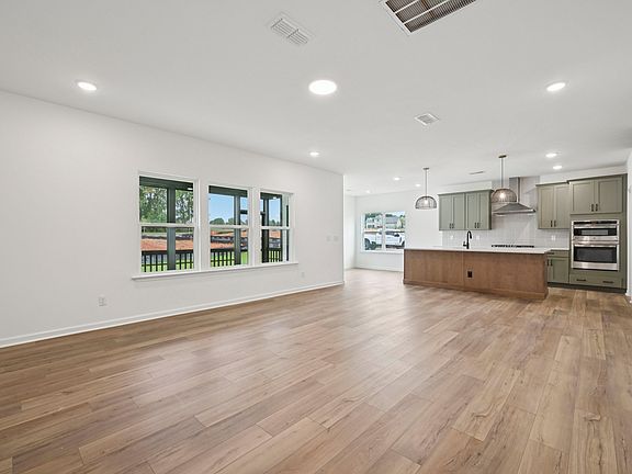 Rowland s Grant - Camden Interior Image 1