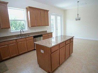 4th image of 719 Shore Dr E