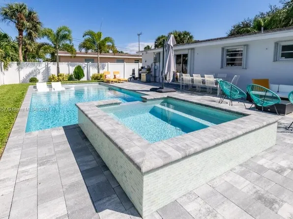 561 SE 2nd Ter, Pompano Beach, FL 33060