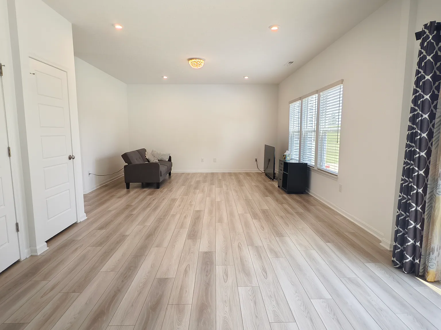 3 bed, 2.5 bath, 1991 sqft, $2,700 — Photo 3