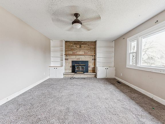 5th image of 301 Sheridan Pl