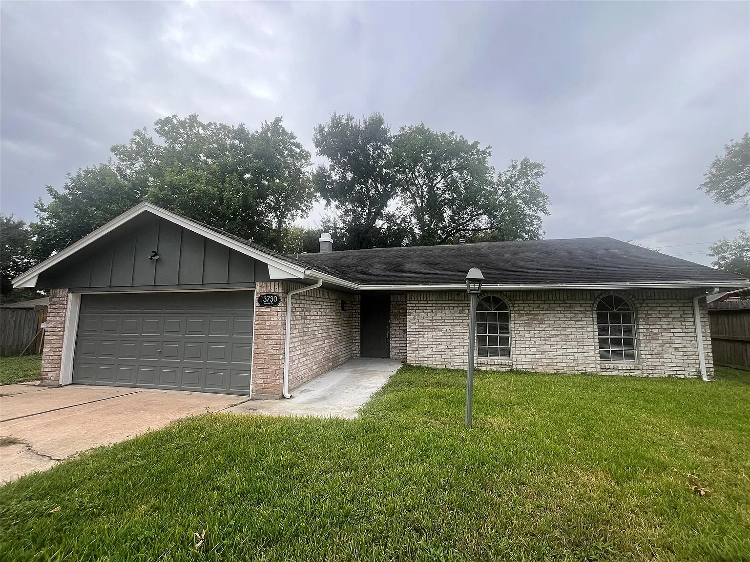 3 bed, 2.0 bath, 1382 sqft, $2,300 — Photo 1