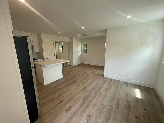 3rd image of 520 W Gutierrez St #D