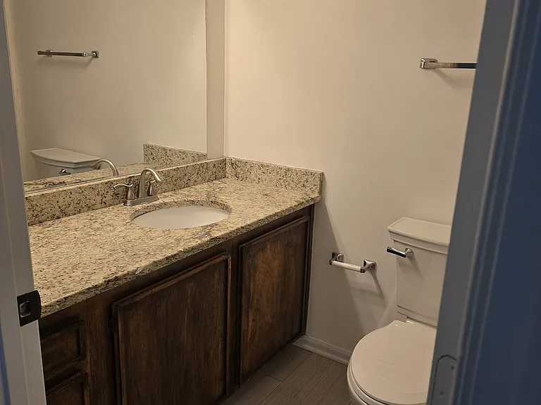 2218 Timberwood Cir N — Photo 25