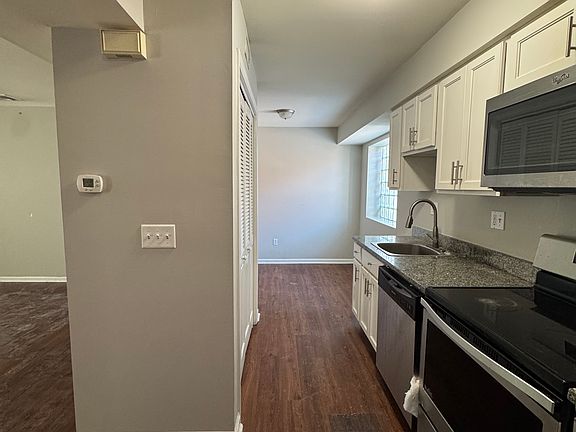 3rd image of 204 Cherry St APT 8
