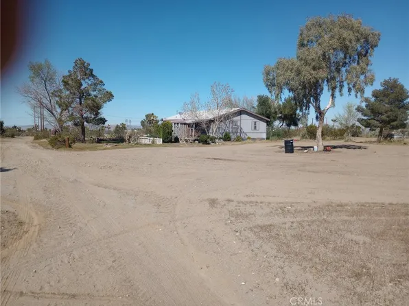 3001 McMillan Ln, Phelan, CA 92371