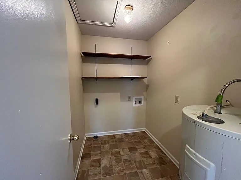 1483 Craig Dr #B — Photo 14
