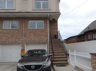 35 Sanders St, Staten Island, NY 10303