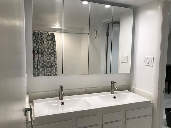 Bathroom - double vanity