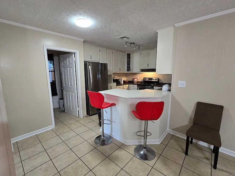 6520 Pinebrook Dr — Photo 5