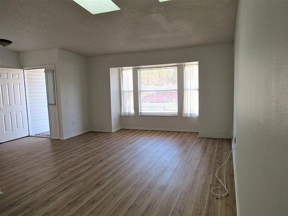 3rd image of 5878 Woodpoint Ter