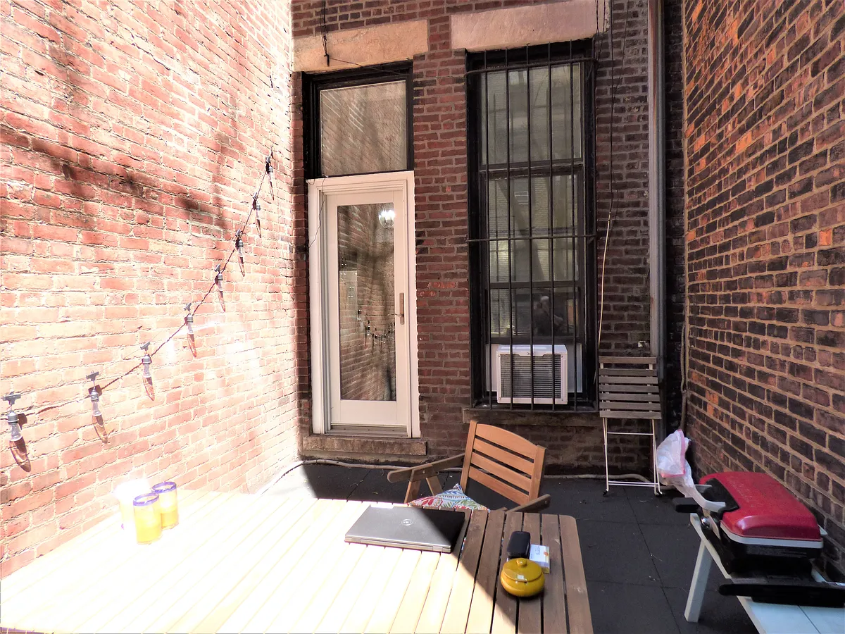 Building Photo - 20 W 70th St #4