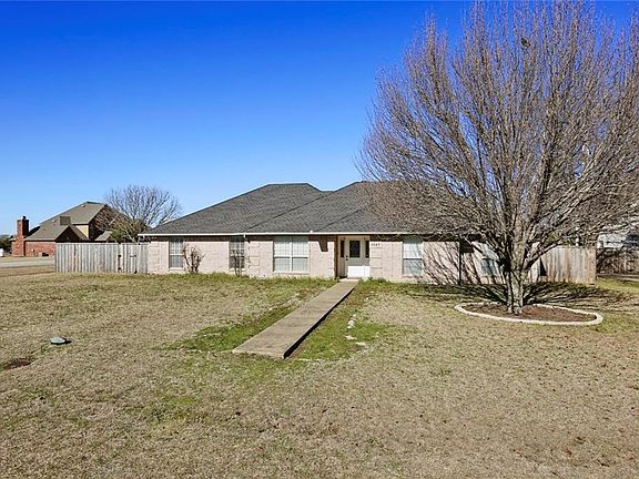 2nd image of 1137 Stinnett Pl