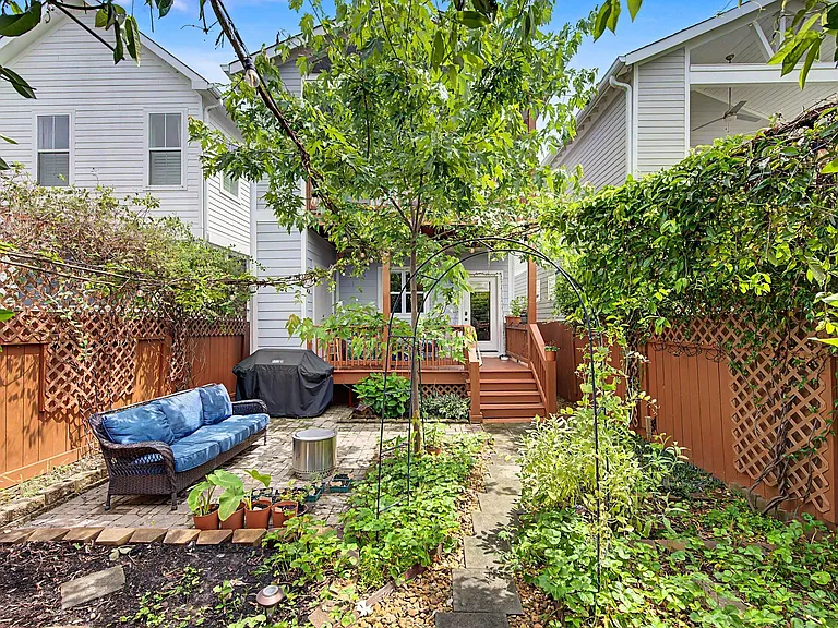 4808A Michigan Ave — Photo 51
