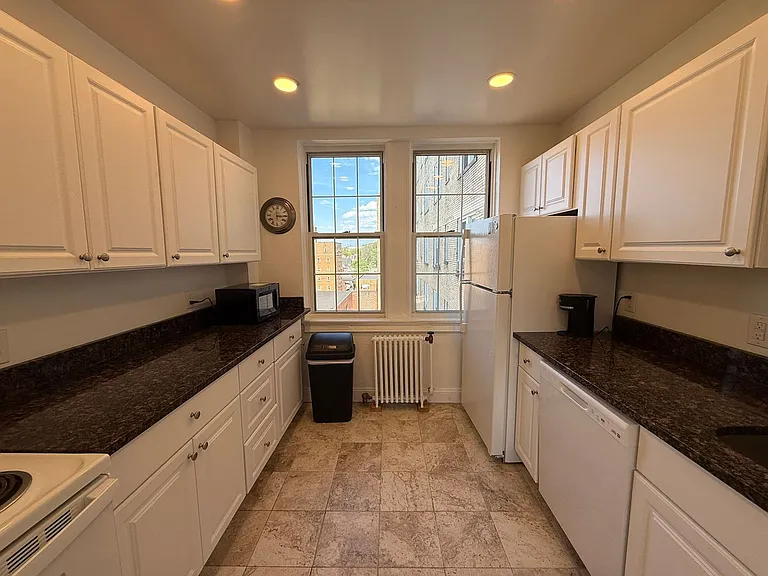 New King Edward Apartments — Photo 440