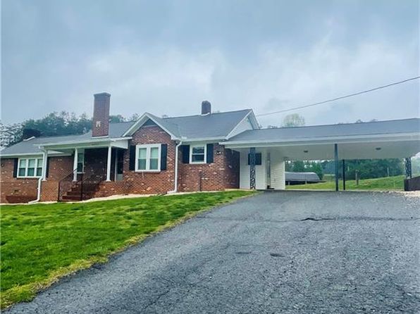 2227 Old Us Highway 52 S, Pilot Mountain, NC 27041