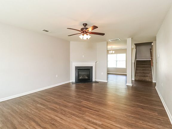 5th image of 1906 Eastway Dr
