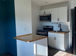 175 E Sycamore Dr #304, Lewistown, IL 61542