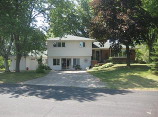 W13879 Skyline Cir, Ripon, WI 54971