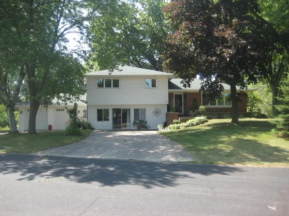 W13879 Skyline Circle, Ripon, WI 54971