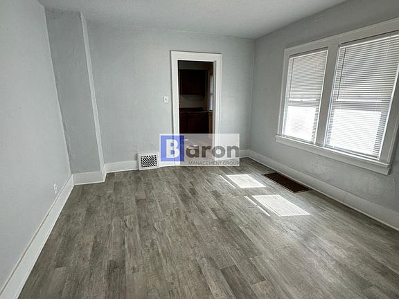 2nd image of 1314 N Johnson St