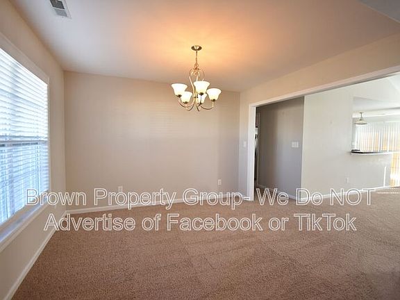 3rd image of 2044 Yellowbrick Rd